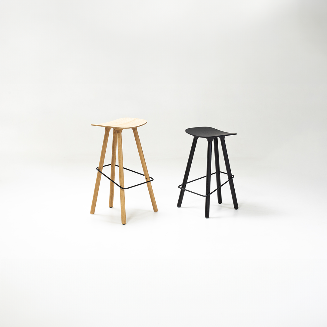 COT Low Barhocker mit Holzbein - H 68cm