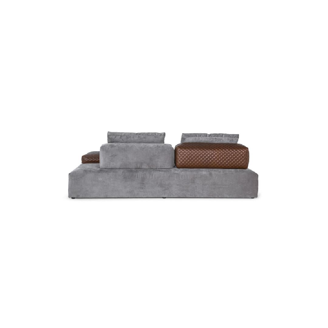 CAPRI-Designersofa, Gestell aus Massivholz mit Stoffpolsterung, Rücken