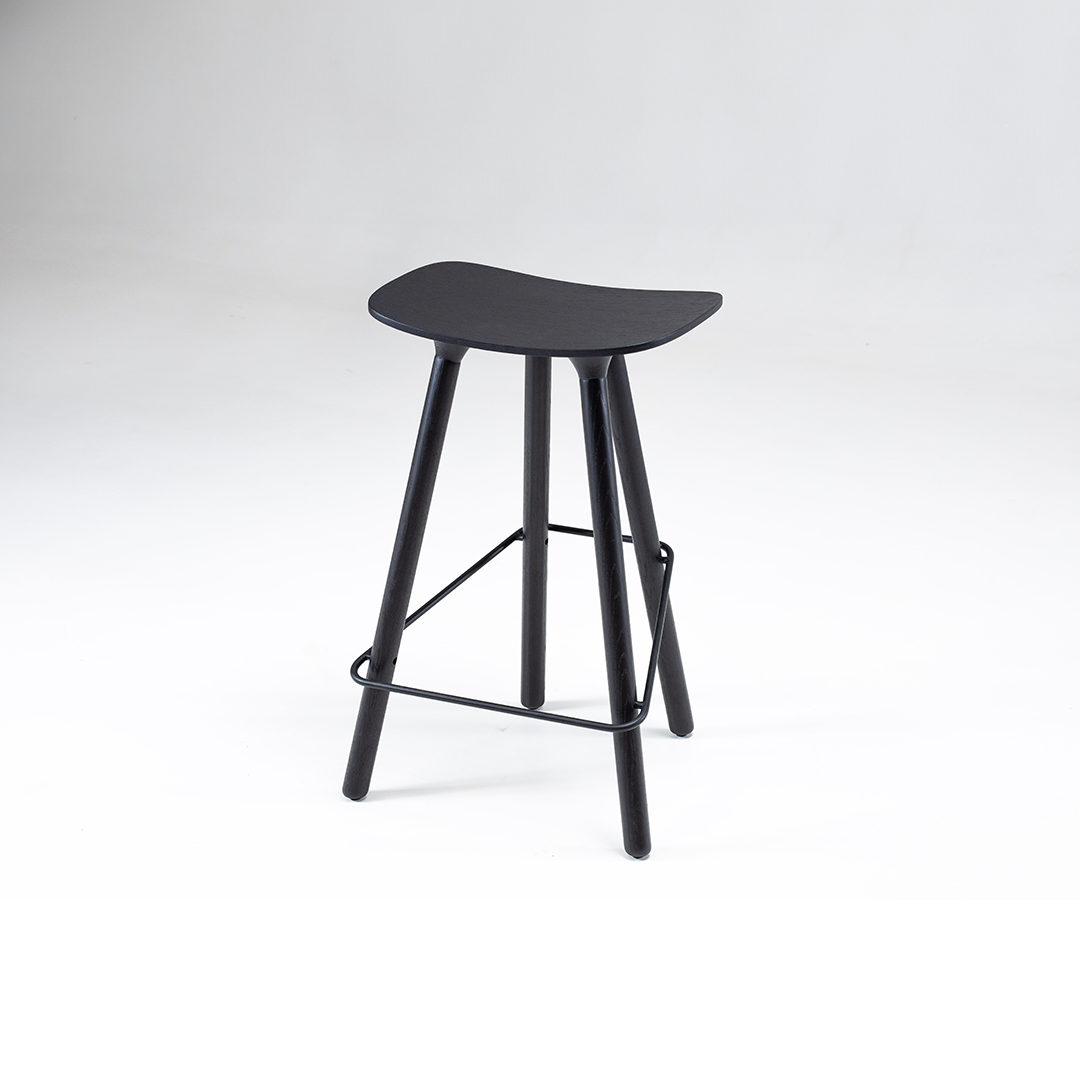 COT Low Barhocker mit Holzbein - H 68cm
