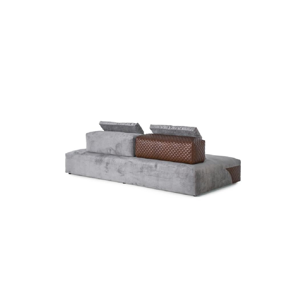 CAPRI-Designersofa, Gestell aus Massivholz mit Stoffpolsterung-rücken rechts