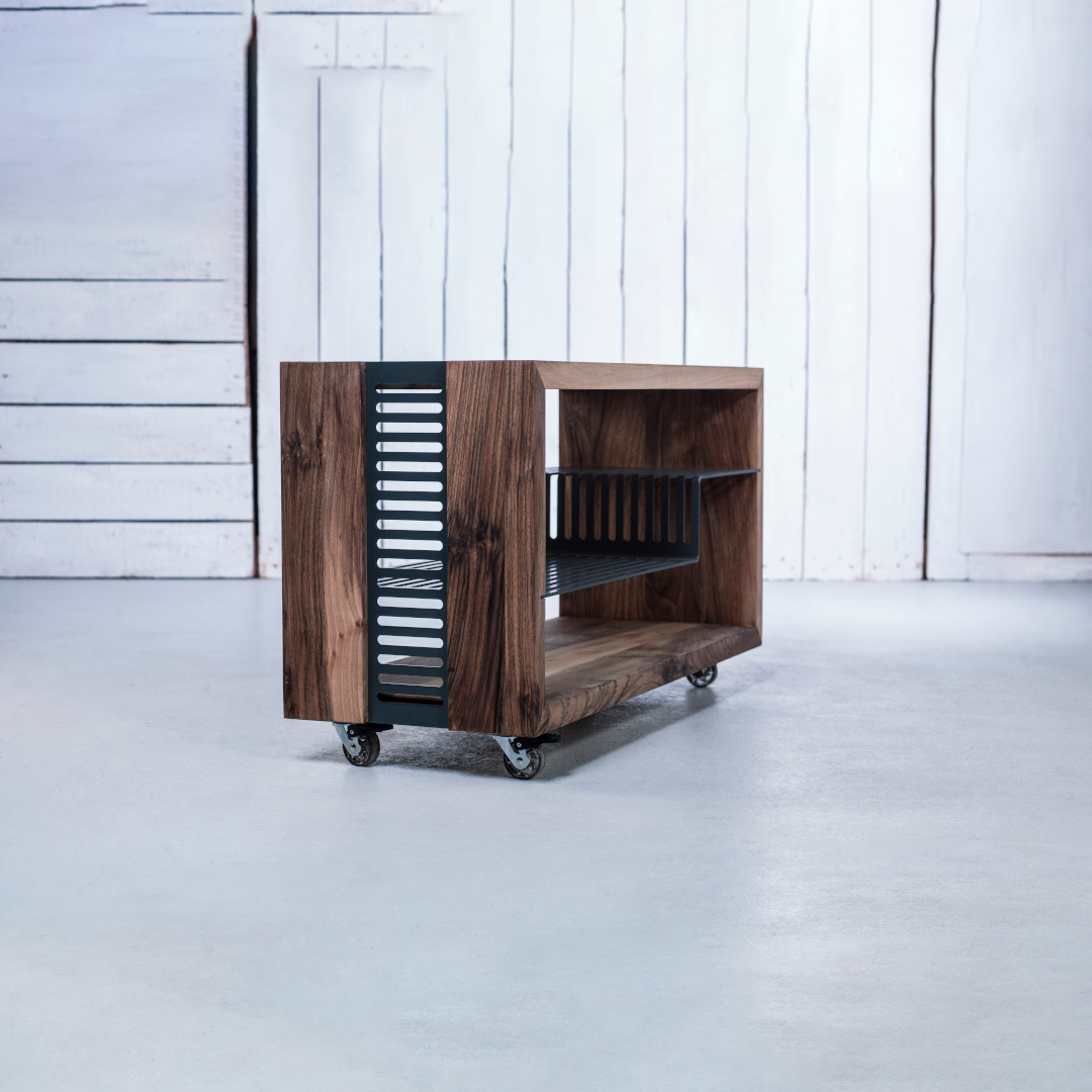 Polyline Designer HiFi Kommode aus Massivholz und Metall, Seitenansicht